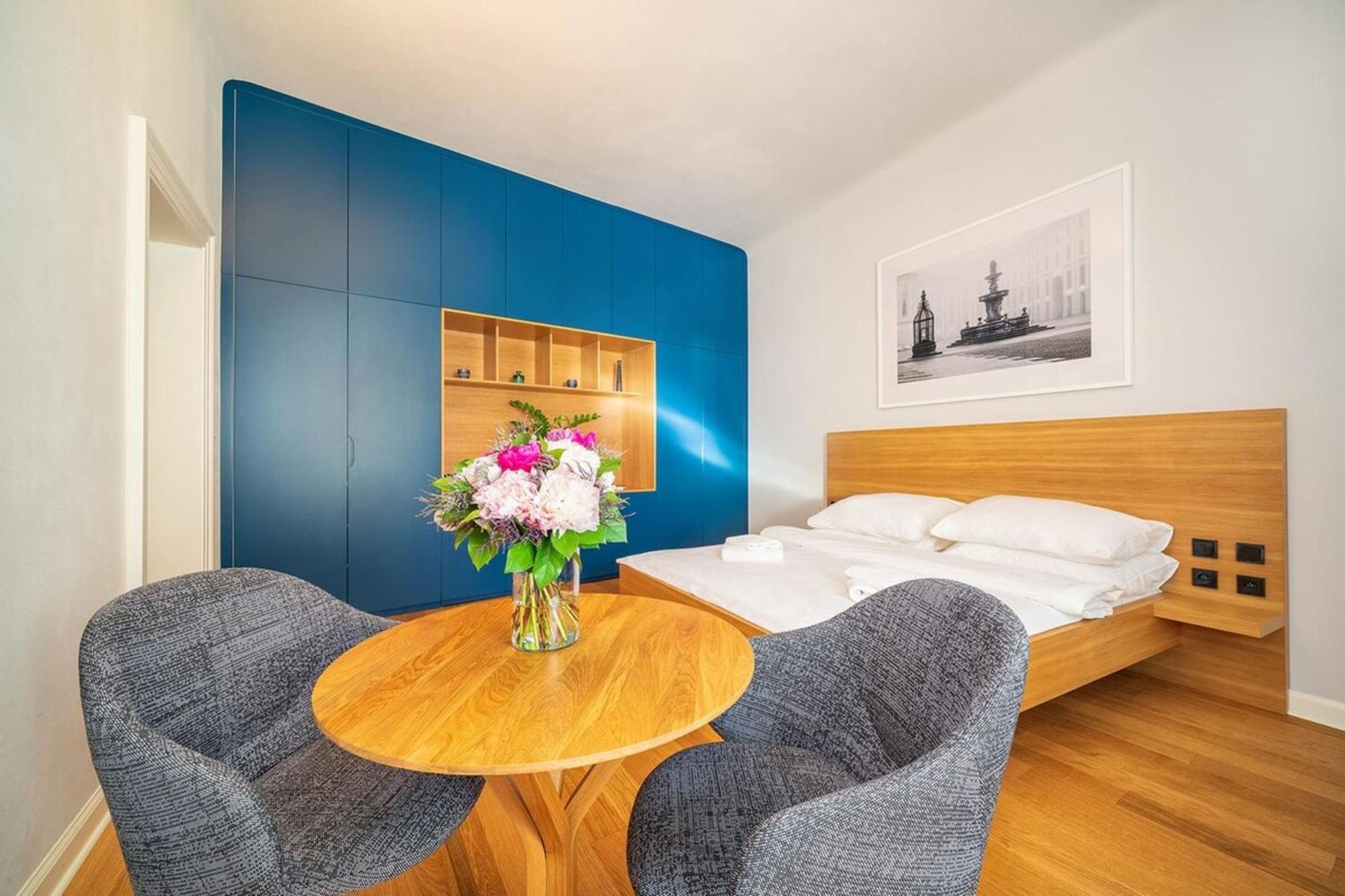 Quiet City Center Apartment In Hip & Foodie Area Prague Exterior photo