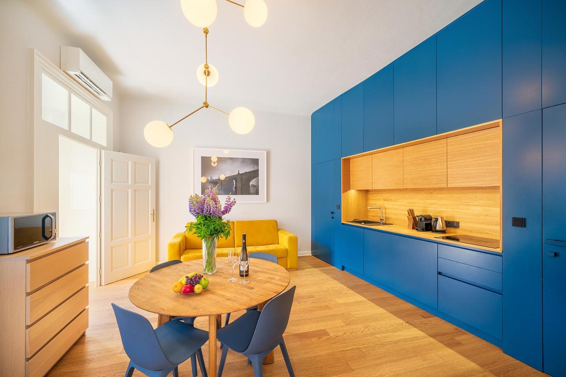 Quiet City Center Apartment In Hip & Foodie Area Prague Exterior photo